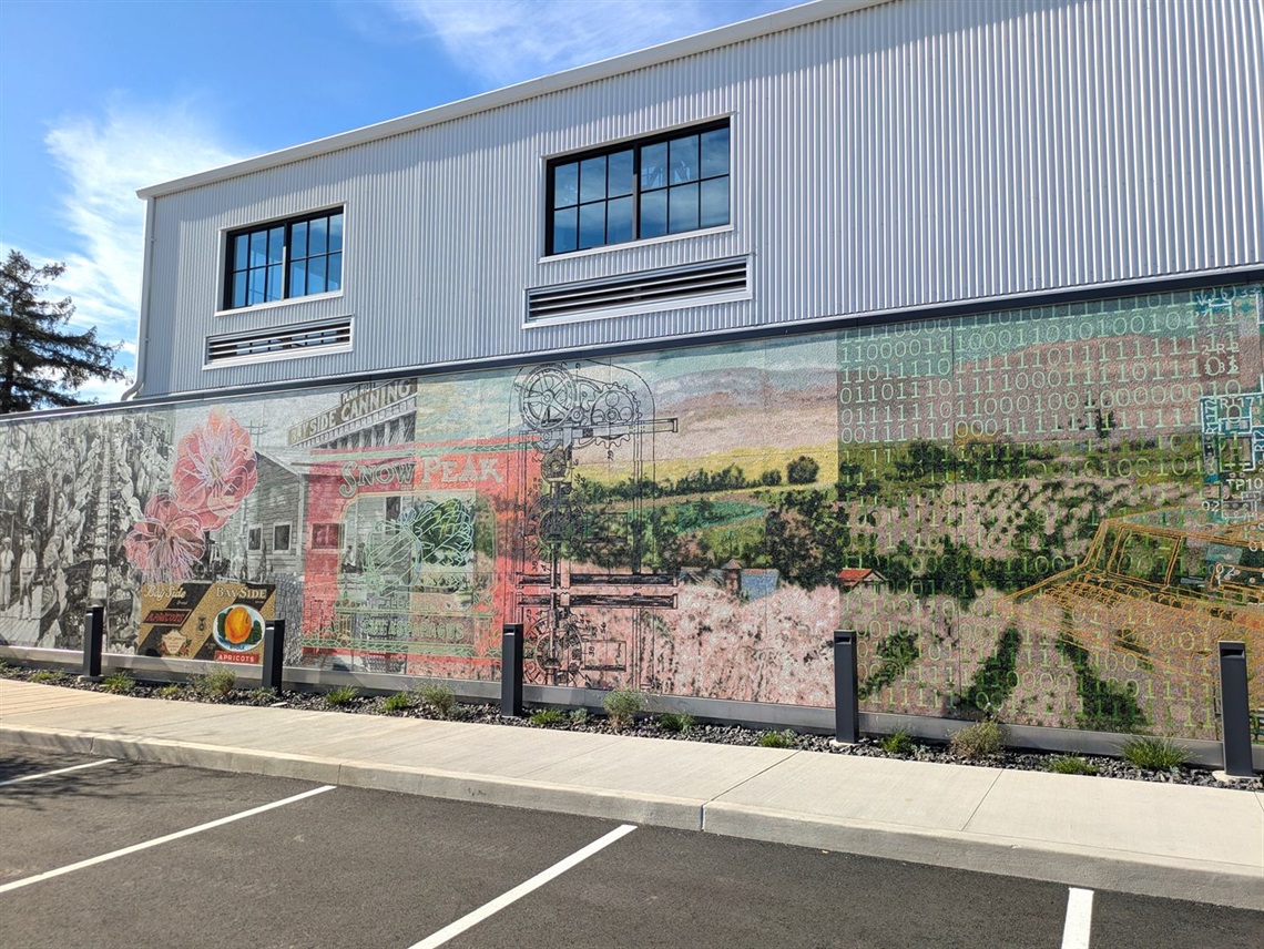 Image of glass mosaic mural by artist Kyungmi Shin