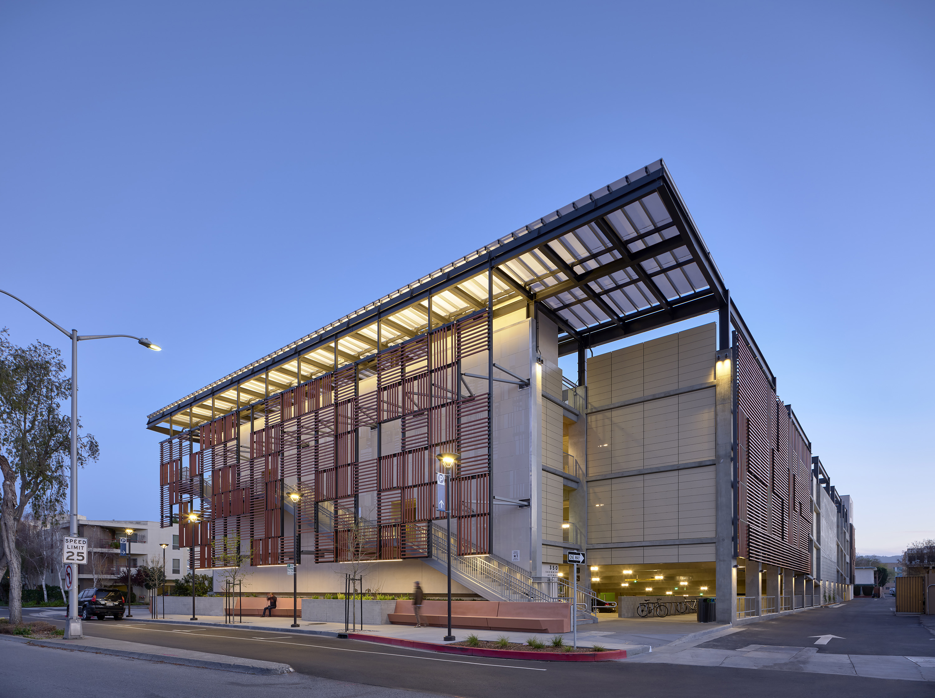 350 Sherman Ave Garage Image