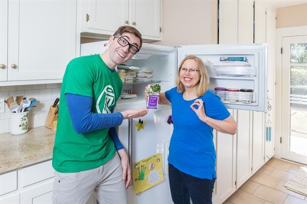 Kate keep food scraps in the fridge or freezer until collection day