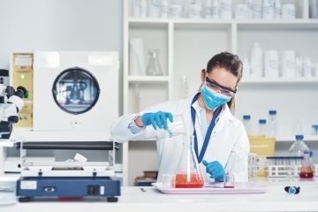 woman in a laboratory